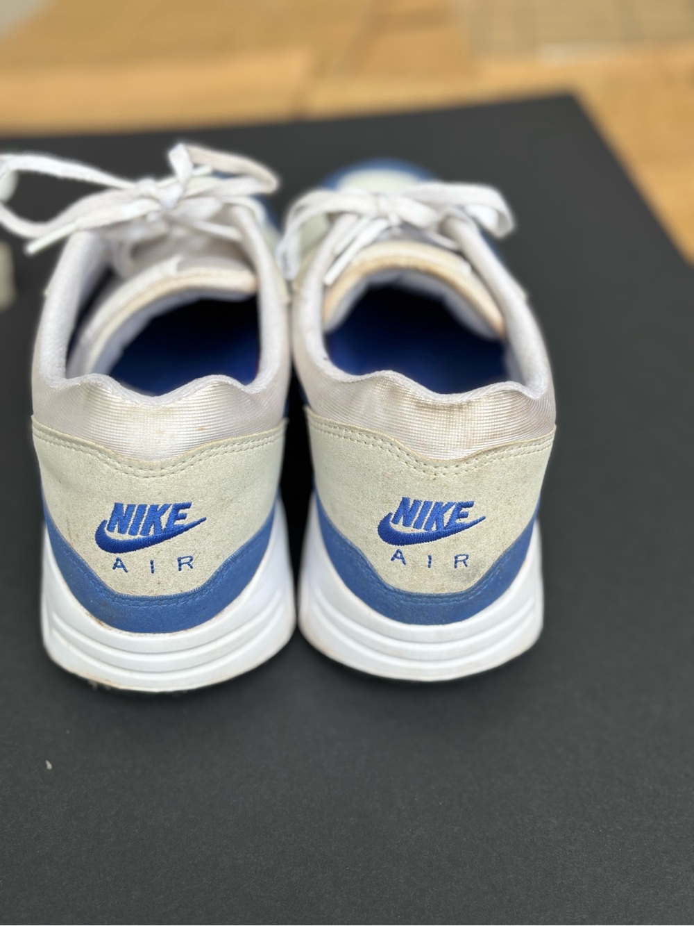 Nike Men’s Blue and White Air Max Style Sneakers - Picture 4 of 7
